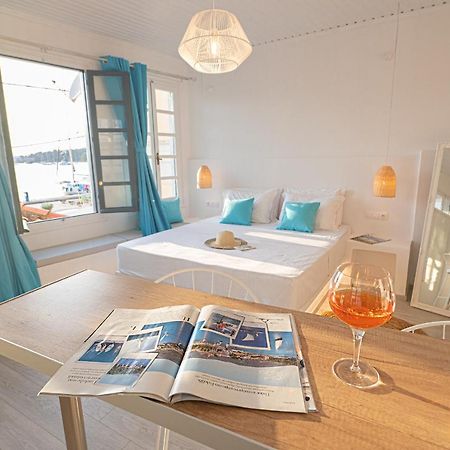 The White Rose Apartment Poros Town 外观 照片