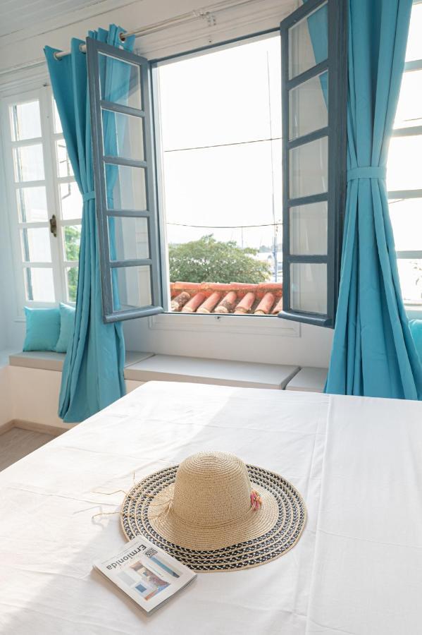 The White Rose Apartment Poros Town 外观 照片