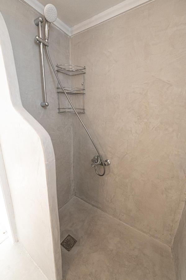 The White Rose Apartment Poros Town 外观 照片
